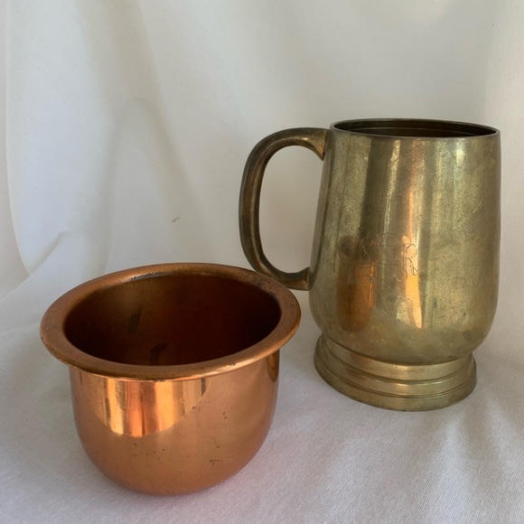 ✨SOLD✨ Brass Mug and Copper Dish Vintage Set - Picture 7 of 8
